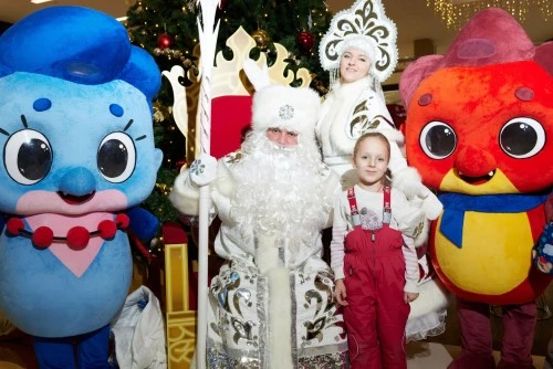 Герои сериала «Дракошия» порадовали гостей торгового парка «Отрада»