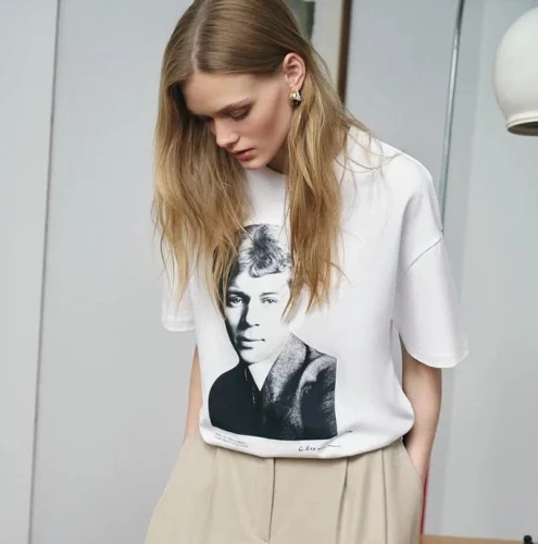 O’STIN × Яндекс Книги: лимитированная коллекция к 130-летию Сергея Есенина