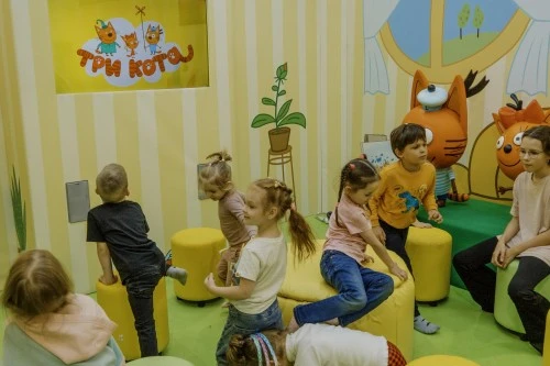 «Три кота» отметили восьмилетие в новом доме!